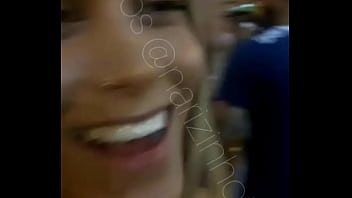 Menino Chupando Meu Peito Em Público