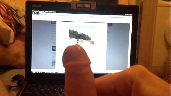 Fap My Dick On A Foto