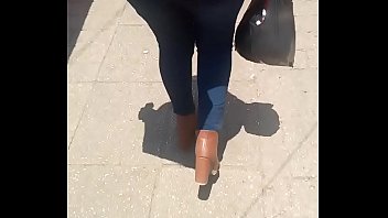 Milf Con Buen Culo Le Eche Un Poquito De Mi Leche En Su Rico Culo