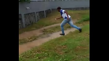 Ela Toda Molhadinha E O Neg_o Caindo De Boc_o Desesperado