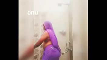 Sonusissy Hot Show In Saree In Bathroom