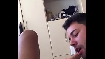 Chupando O Hétero Curioso