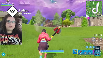 Rubia Caliente Jugando Fornite