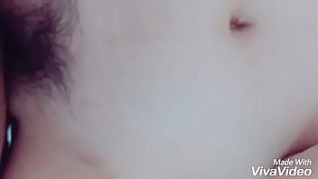 Gái sinh vi_n bím hồng