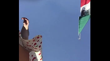 Upskirt A Jovencita Extranjera Muy Hermosa Con Un Vestido Atractivo Buen Culo