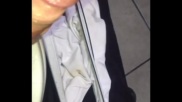 Una Paja En El Baño - small, dick, gay - Video 3349704