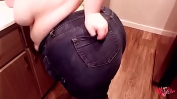 Fixing Snacks And Spilling -short-