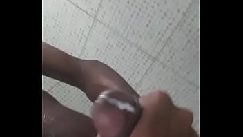 Pauzudo Tomando Banho - banho, gozando, soloboy, grosso, 21years, novinho, pau-grande, pau-gostoso - Video 3419451