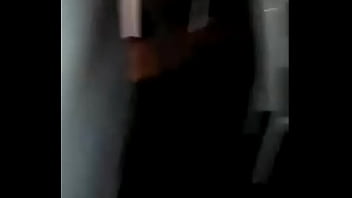 Nalgona Hablando Por Teléfono Con Su Madre