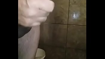 Palzudo Tomando Banho E Batendo Uma