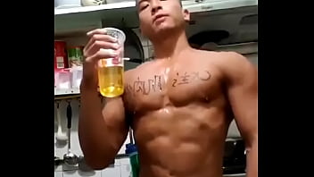 Asian Guy Love Piss