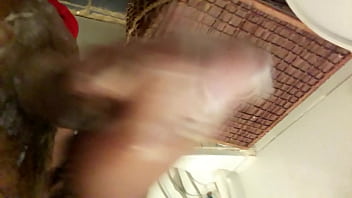 Haciendo Una Rica Paja Cuando Quedo Solo