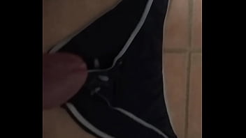 Corrida En Bragas De Mi Vecina, Paja En Su Casa (cum In Pants Of My Neighborg)