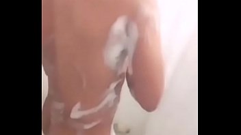 Maduro Chileno En La Ducha