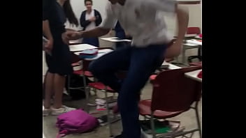 Grafiti Maluco Pulando Na Sala