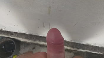 Gozando No Muro Do Quintal