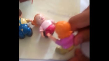 Maestra Tetona Se Coge A Alumnos En Clase De Ingles