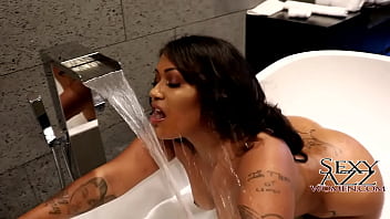 Huge Butt Latina Spreading Ass On Bed