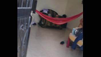 Espiando A Mi Vecina De Habitación Tiene Su Concha Peludita