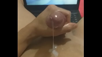 Me Masturbo Mientras Veo Porno