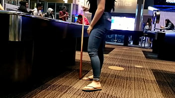 Big Booty In Tight Jeans