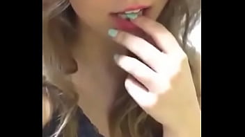 Japinha Com Tesão, Mostrando A Bunda!