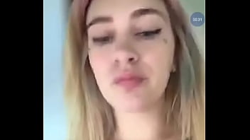 Chica En Topless Nop