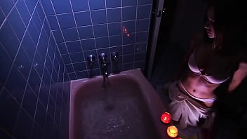 Lee Martin' The Midnight Hour - Last Night, Tonight And Tomorrow: Sexy Underwear Girl Bath