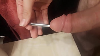 21yr Old Warms Up Peehole