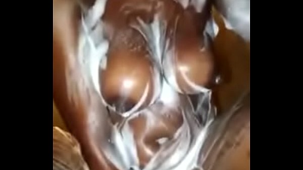 Fucking That Deep Cunt With A Glassbottle In The Shower