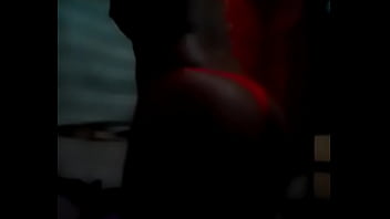 Mamãe De Calcinha Vermelha