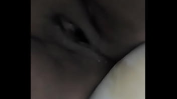 Estela Coroa De Bh Masturbando E Esguichando De Prazer