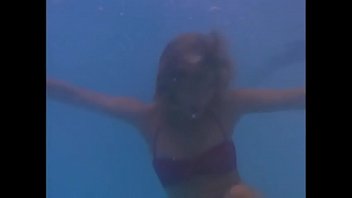 Simon And Simon: Sexy Bikini Girl Swim (better Quality)