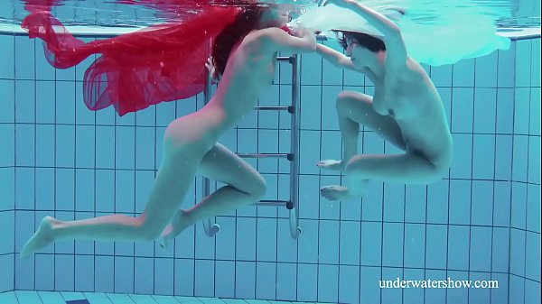 Two Hotties Naked In The Pool