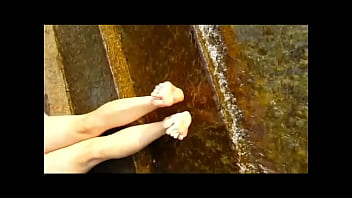 Melissa' Hot Feet Splashing In The Lake (fetish Obsession)