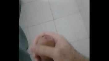 No Banho Pra Atender O Pedido De Uma Amiga Curiosa