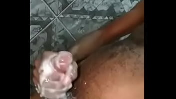 Alguém Que Ajuda A Limpa Esse Pau Do Moreno