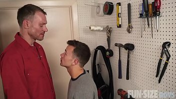 Funsizeboys - Tiny Twink Fucked After Being Seduced By Tall Handyman