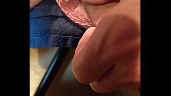 Tw.eedheads Squeezes Precum Out Of Cock