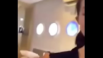 Gái xinh livestream Uplive lộ hàng bím... Cho anh em thẩm du