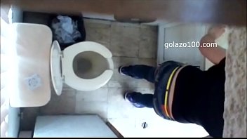 Jenny Espiada En El Baño