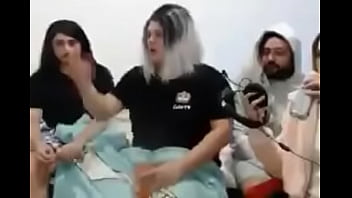 Loirinha Trans Colocando Morena Para Mamar No Peitinho