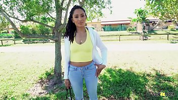 Innocent Ebony Spinner Kiara Curry Fucked In A Moving Van