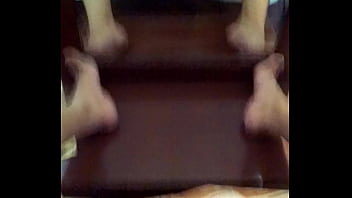 Joven Caliente Tira Leche