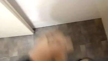 Muy Caliente Me Hago La Paja En El Baño Y Acabo