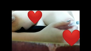 Brincando Com Os Mamilos