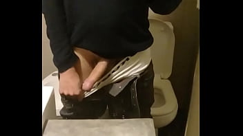 Masturbing At Work, Paja En El Trabajo.