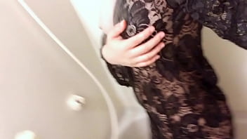 90后女友发给我的浴室湿身自摸