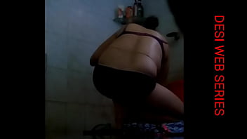 Indian Bhabhi Hot Bathing Scene