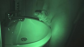 Nachts Heimlich Im Bad